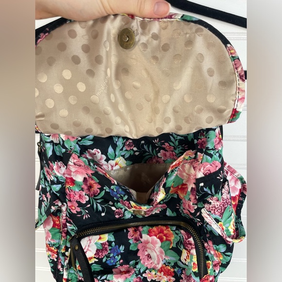 Steve Madden Floral Black Multicolored Zippered Pocket Backpack Women’s GUC - Picture 7 of 15